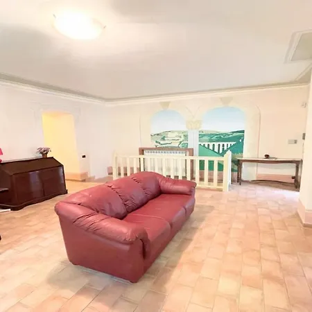 Detached Villa- Car Unnecessary - Wifi - Sleeps 10 4*