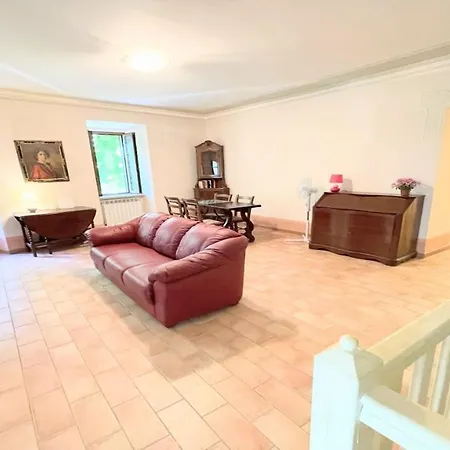 מלון Detached Villa- Car Unnecessary - Wifi - Sleeps 10 ספולטו