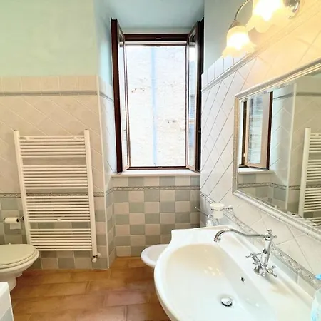 Detached Villa- Car Unnecessary - Wifi - Sleeps 10 4*