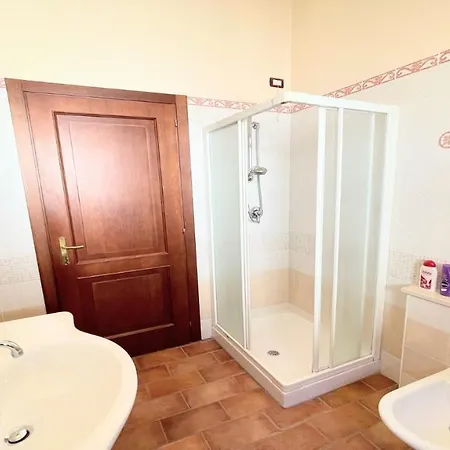 Detached Villa- Car Unnecessary - Wifi - Sleeps 10