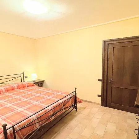 מלון Detached Villa- Car Unnecessary - Wifi - Sleeps 10 ספולטו