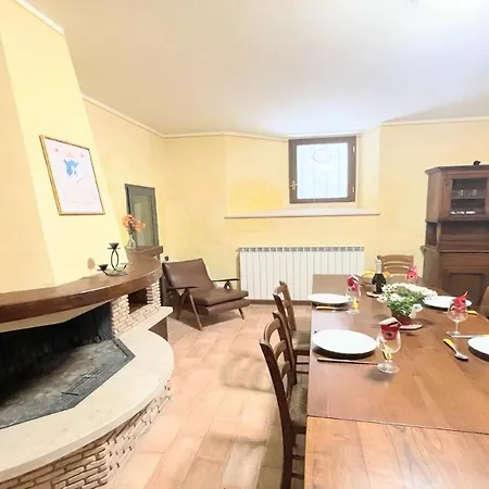 Detached Villa- Car Unnecessary - Wifi - Sleeps 10 מלון ספולטו