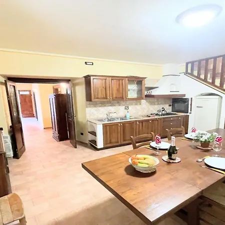 מלון Detached Villa- Car Unnecessary - Wifi - Sleeps 10 ספולטו