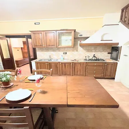 Detached Villa- Car Unnecessary - Wifi - Sleeps 10 ספולטו