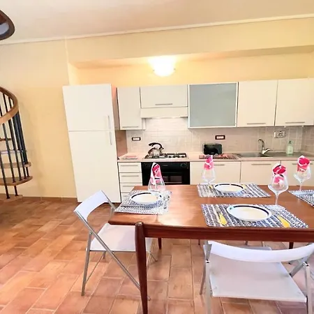 מלון Detached Villa- Car Unnecessary - Wifi - Sleeps 10 ספולטו