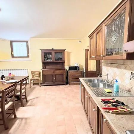 Detached Villa- Car Unnecessary - Wifi - Sleeps 10 מלון ספולטו