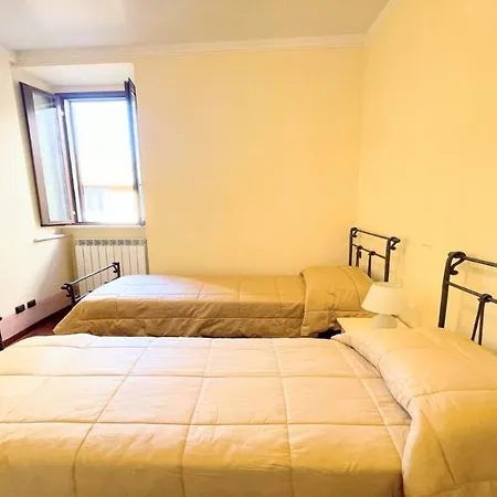 Detached Villa- Car Unnecessary - Wifi - Sleeps 10 ספולטו