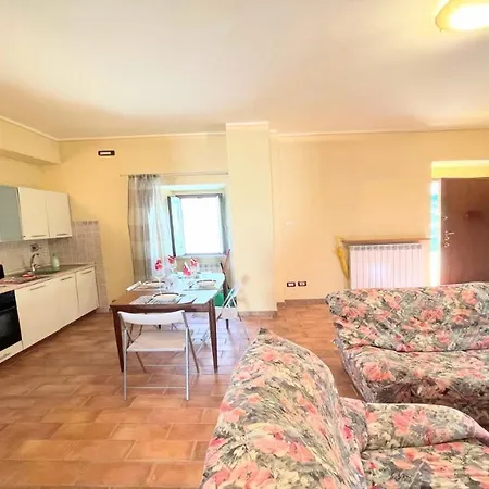 מלון Detached Villa- Car Unnecessary - Wifi - Sleeps 10 ספולטו