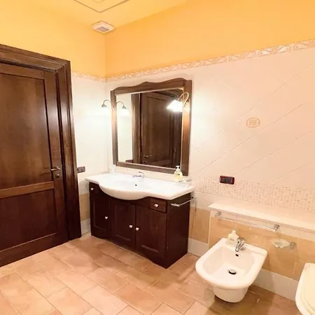 Detached Villa- Car Unnecessary - Wifi - Sleeps 10 מלון ספולטו